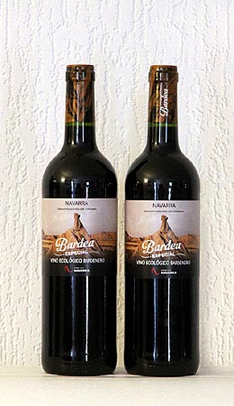 Deux bouteilles du vin Bardea, vin des Bardenas.