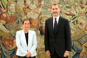 Le Roi d'Espagne et la Présidente de Navarre.