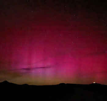 Aurore borale observe depuis les Bardenas.