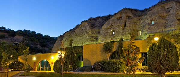 Les Cuevas Bardeneras.